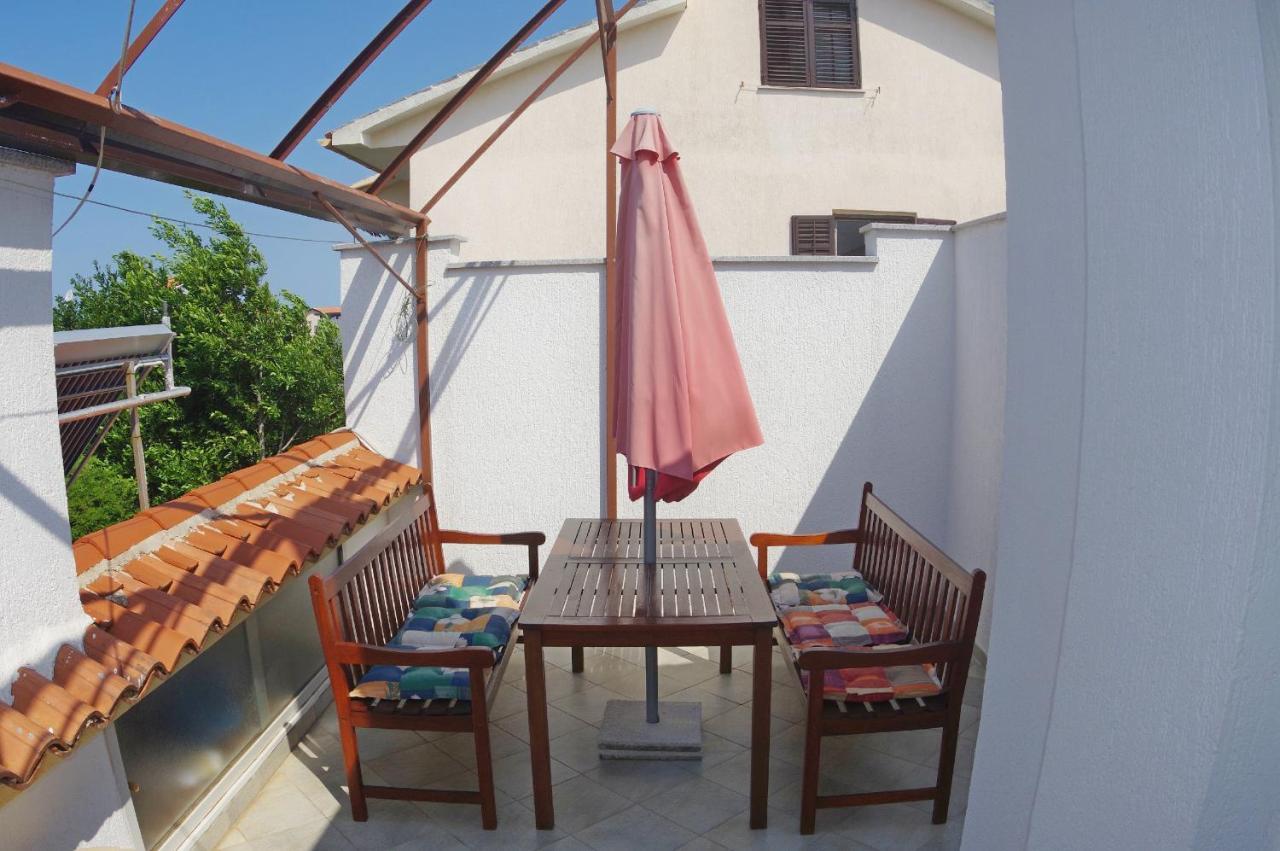 Apartment Mia Vinkuran Luaran gambar