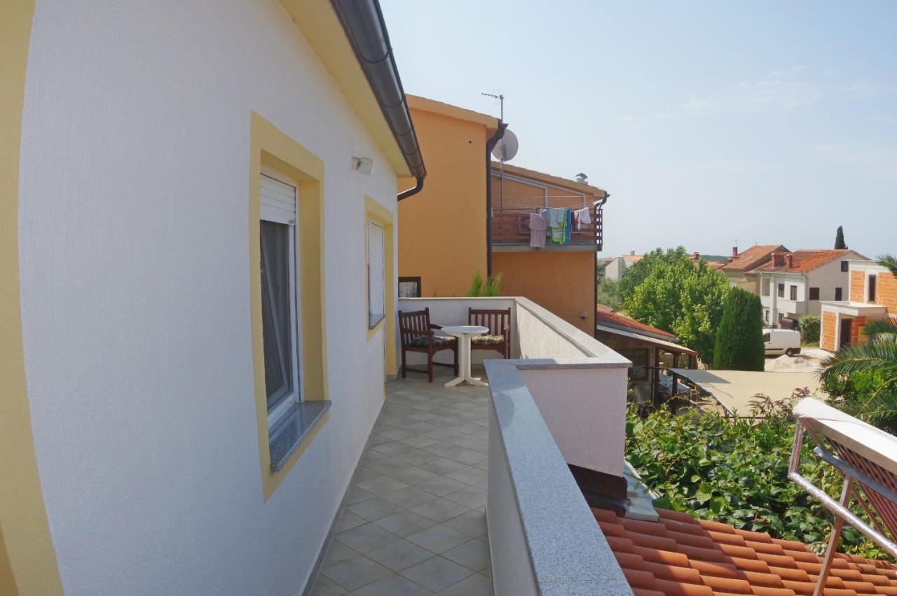Apartment Mia Vinkuran Luaran gambar