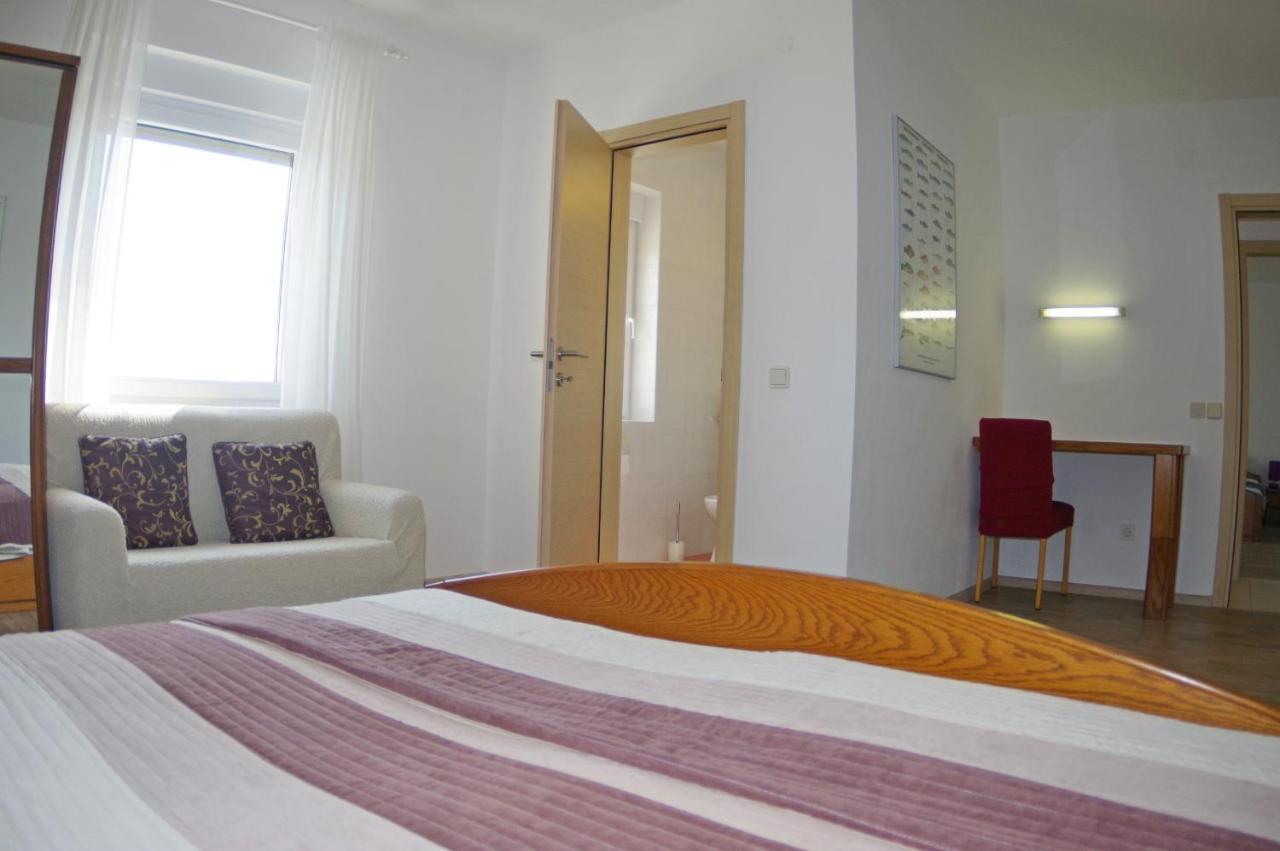 Apartment Mia Vinkuran Luaran gambar